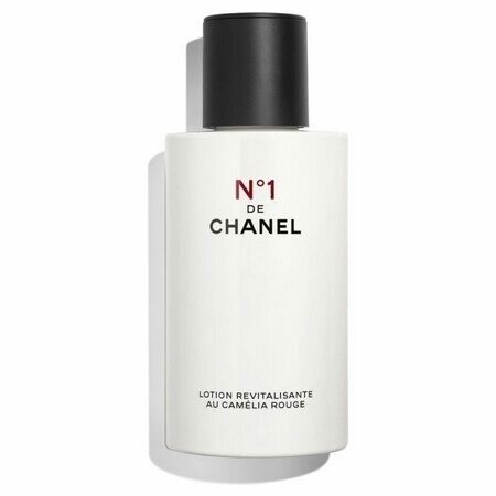 Un teint affiné et repulpé avec la N°1 Lotion Revitalisante de Chanel